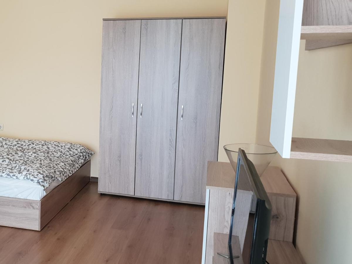 Апартамент За Нощувки Gotse Delchev Ngoại thất bức ảnh